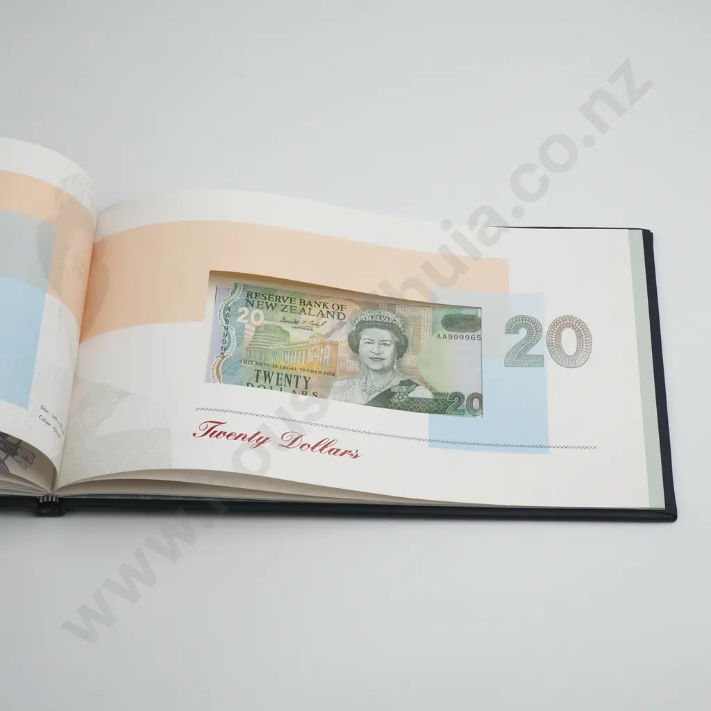 New Zealand "A Note Worthy Collection" Banknote Presentation Album incl Two Sets of $5/$10/$20/$50/$100 Image 1++