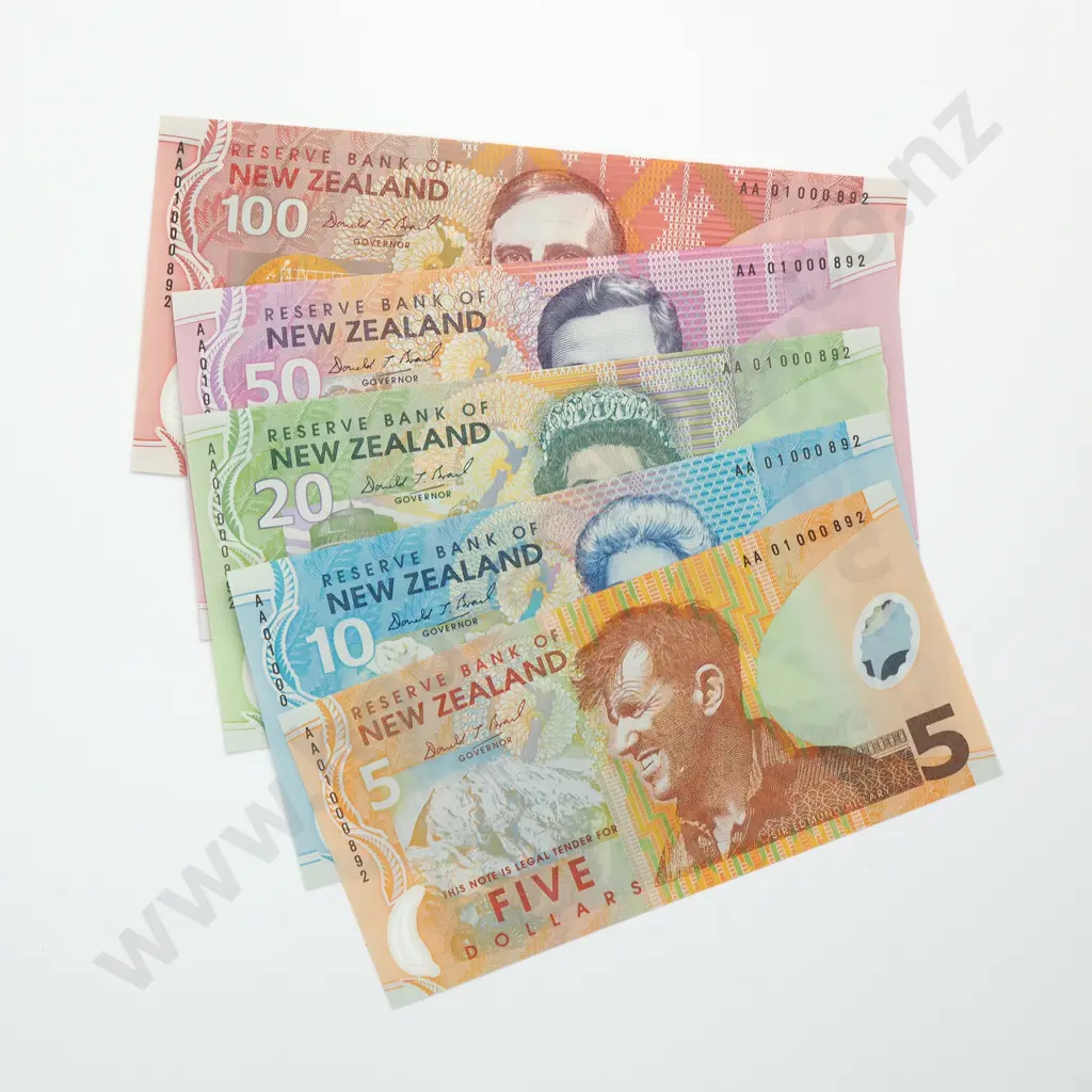 2001 NEW ZEALAND UNCIRCULATED BANKNOTE SET $5 $100 BRASH AA01 TYPE IV Image 1++