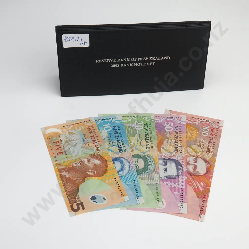 2002 NEW ZEALAND UNCIRCULATED BANKNOTE SET $5 $100 BRASH TYPE IV AA02 Image 1++