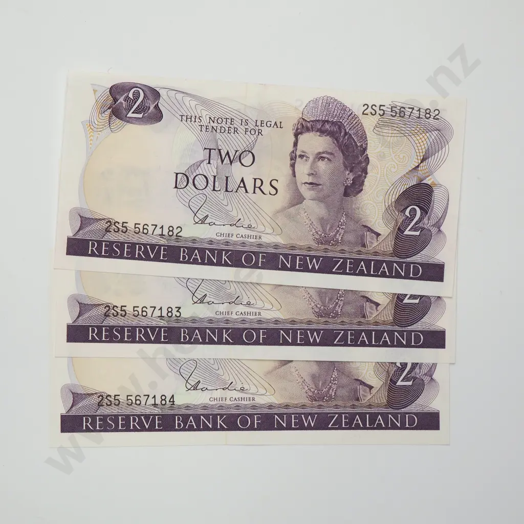 HARDIE CONSEC TRIO 2 DOLLARS BANKNOTES ND(1977-81) P.164d Almost UNCIRCULATED CCV$210 Image 1++
