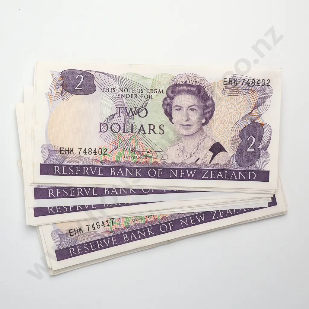 48 X CONSECUTIVELY NUMBERED 2 DOLLARS NOTES, RUSSELL SIGNATURES, PREFIXES EHK, aUNC Image 1++