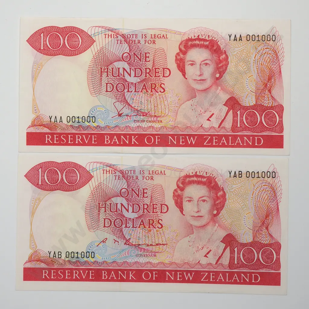 HARDIE/RUSSELL SAME SERIAL PAIR 100 DOLLARS BANKNOTE ND(1981-85) Virt. UNCIRCULATED/UNCIRCULATED CV$2500 Image 1++