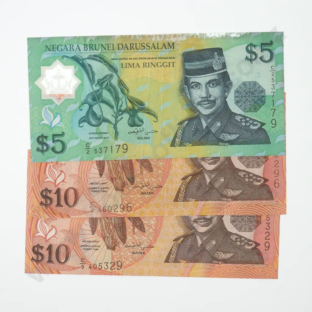 BRUNEI Two 10 dollars & one 5 dollars Image 1++