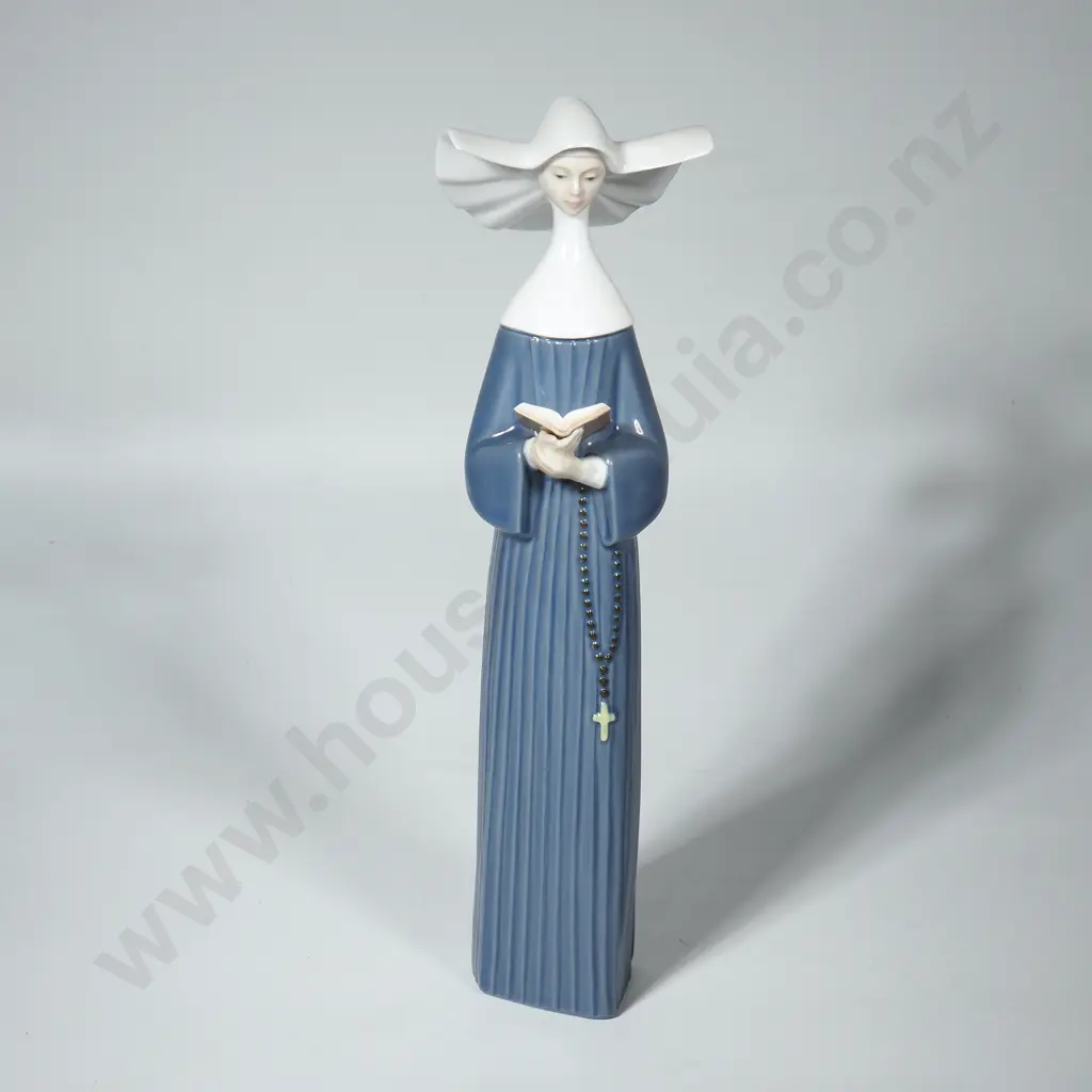 Lladro Porcelain Figure " Prayful Moment" No 5500 Image 1++