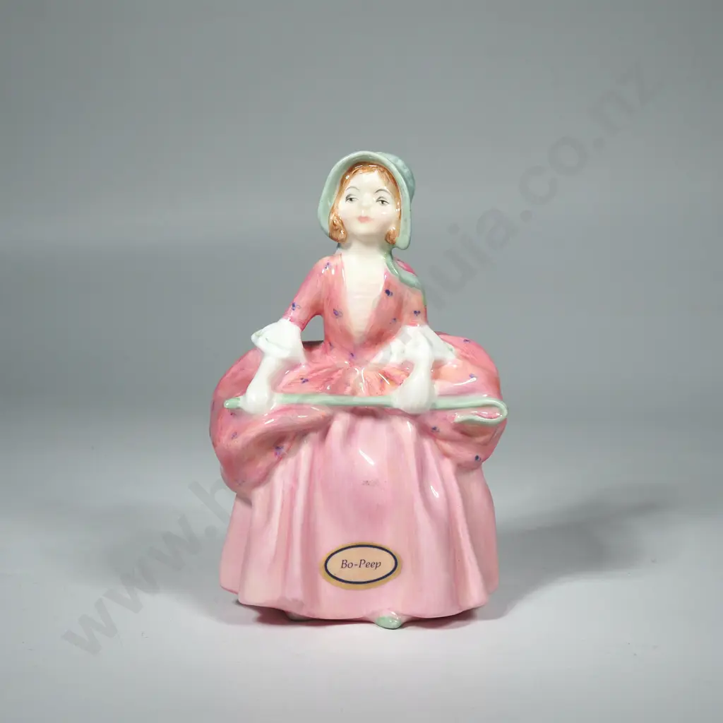 Vintage Royal Doulton  Figure " Bo Peep"  HN 1811 Image 1++