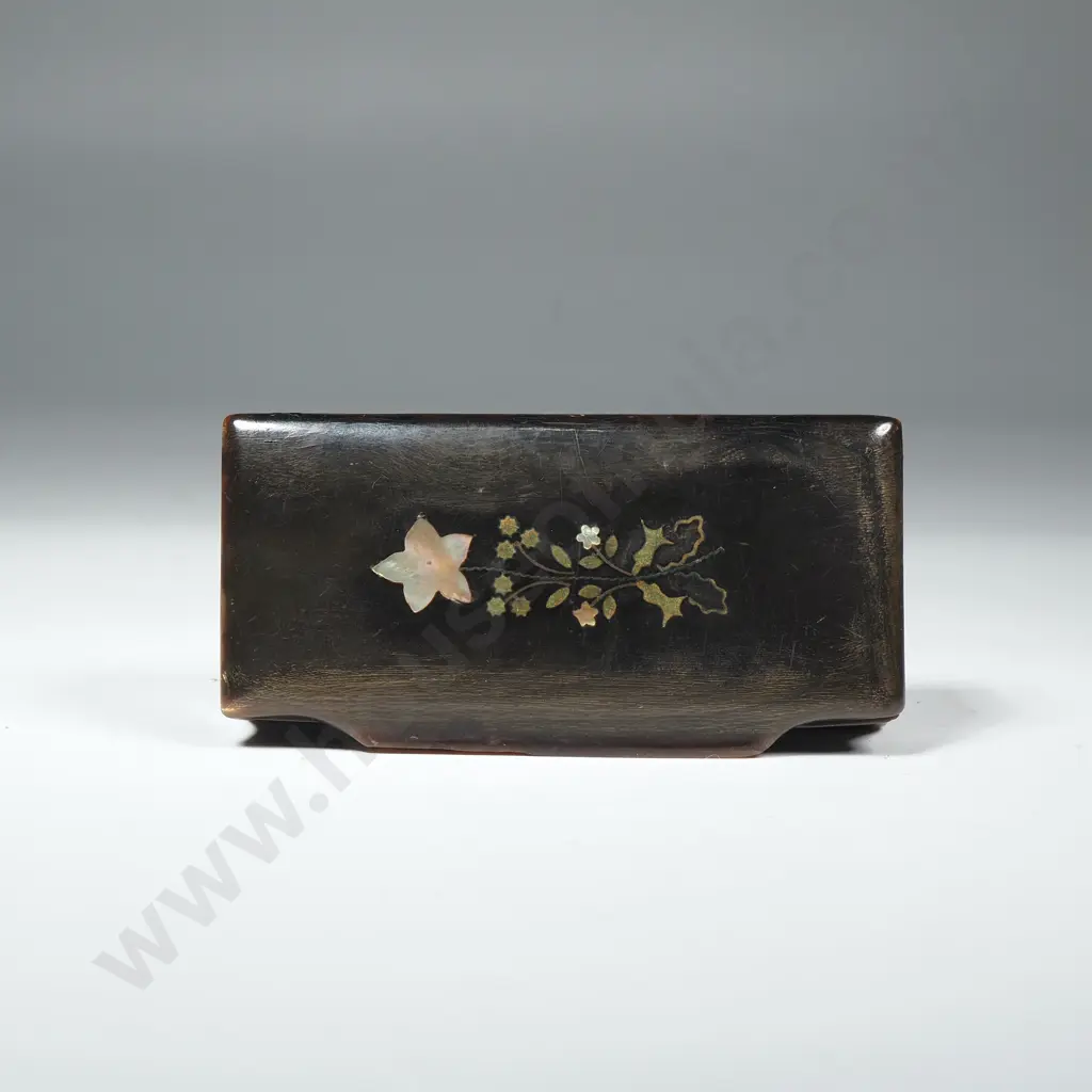 Vintage Bone Snuff Box Image 1++