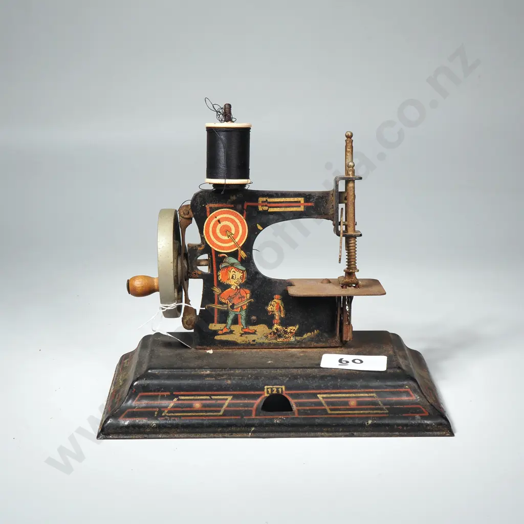 German Casige Tin Toy Sewing Machine Image 1++