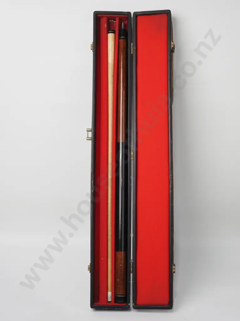 Vintage  Two-Piece Billiard Cue with Case Image 1++