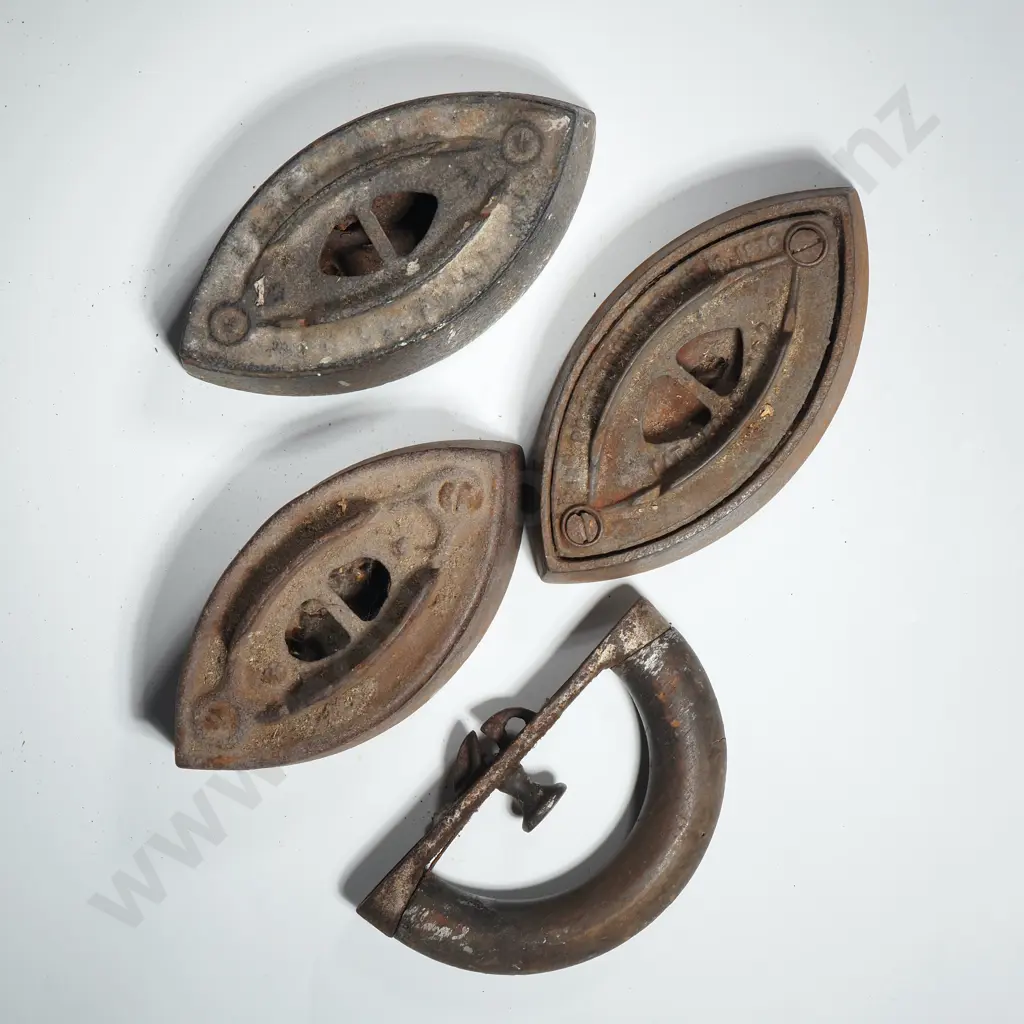 Three Sad Irons (Minus Handles) & One Detachable Handle Image 1++