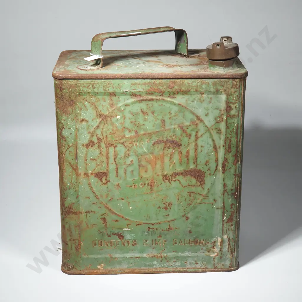 Vintage Green Metal Castrol Two Gallon Oil Can w Lid Image 1++