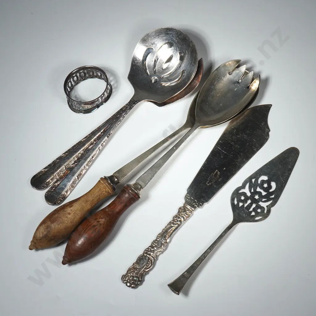 Silver Plate Items to Include Two Pairs of Salad Servers & Cake Slice Image 1++