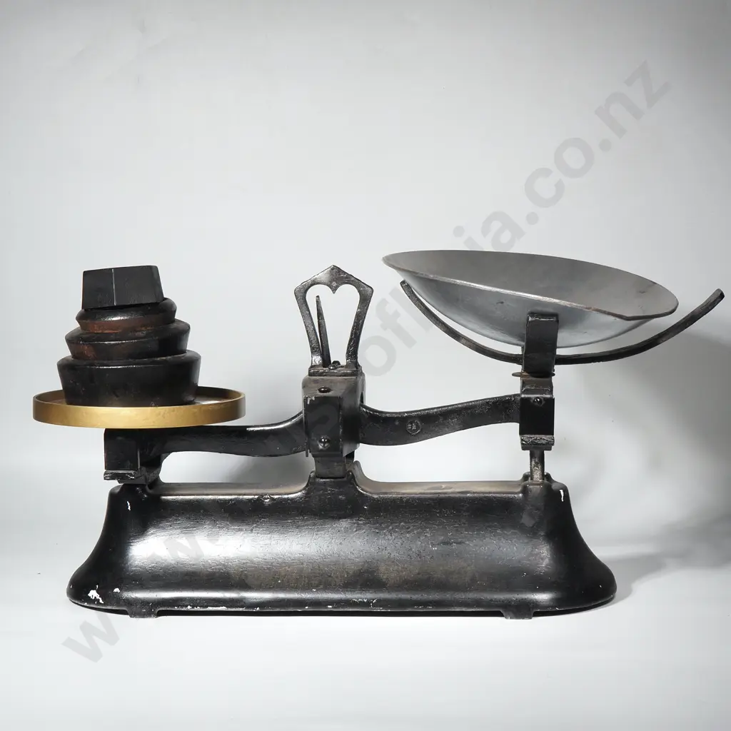 Large Vintage Cast Iron & Brass Weighting Scales Complete w Weights Image 1++