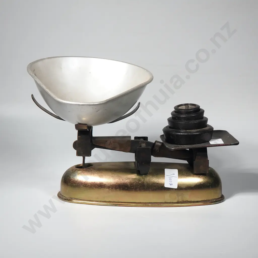 Vintage Cast Iron Aluminium & Brass Weighting Scales & Set of Nesting Irons Image 1++