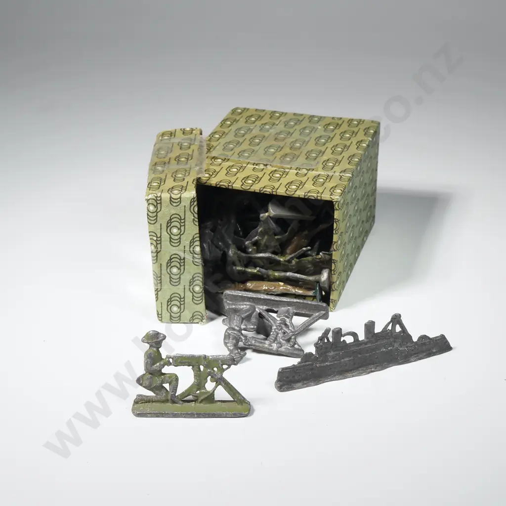 Box of Vintage Lead Soldiers & Ships Image 1++