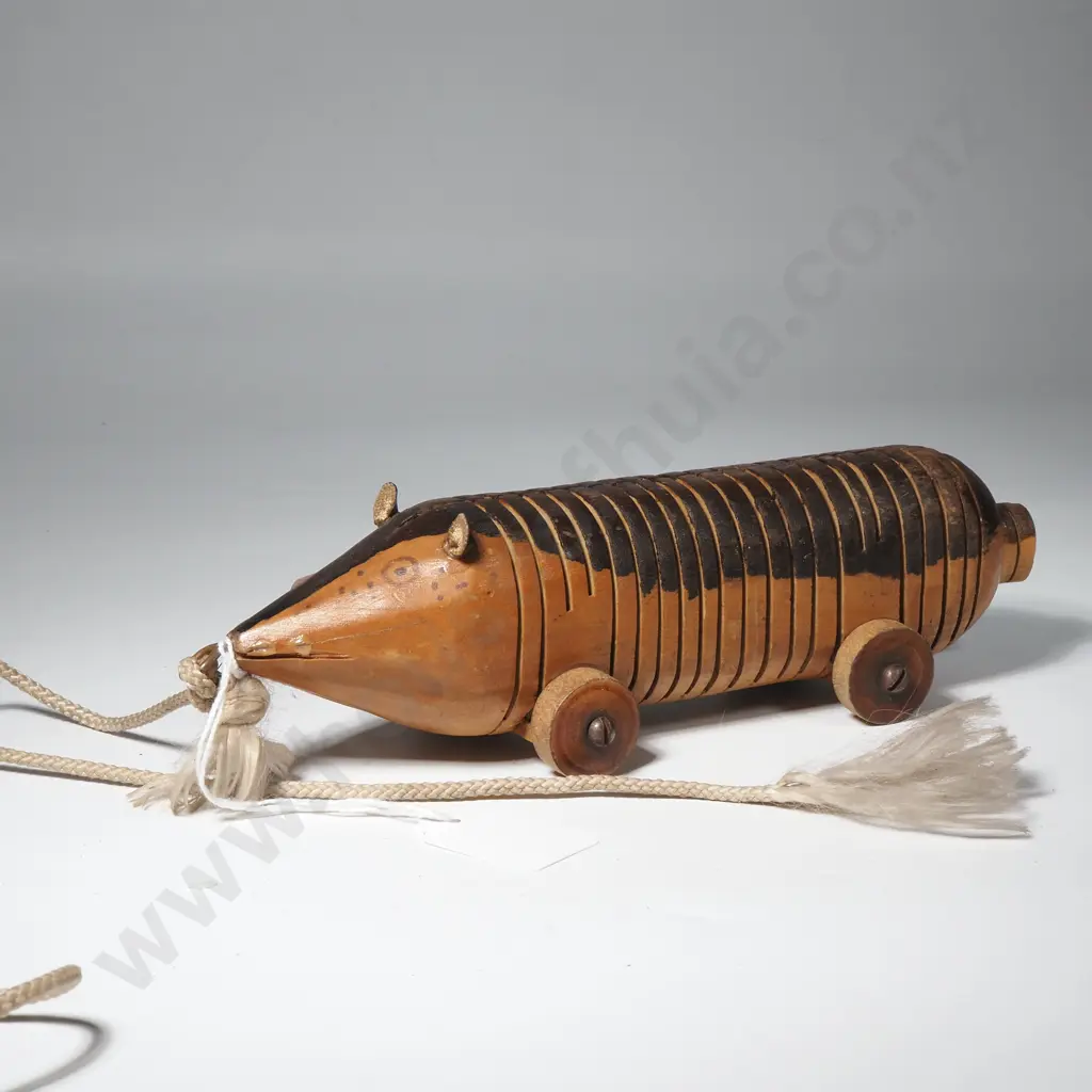 Wooden Pull-a-long Armadillo Image 1++