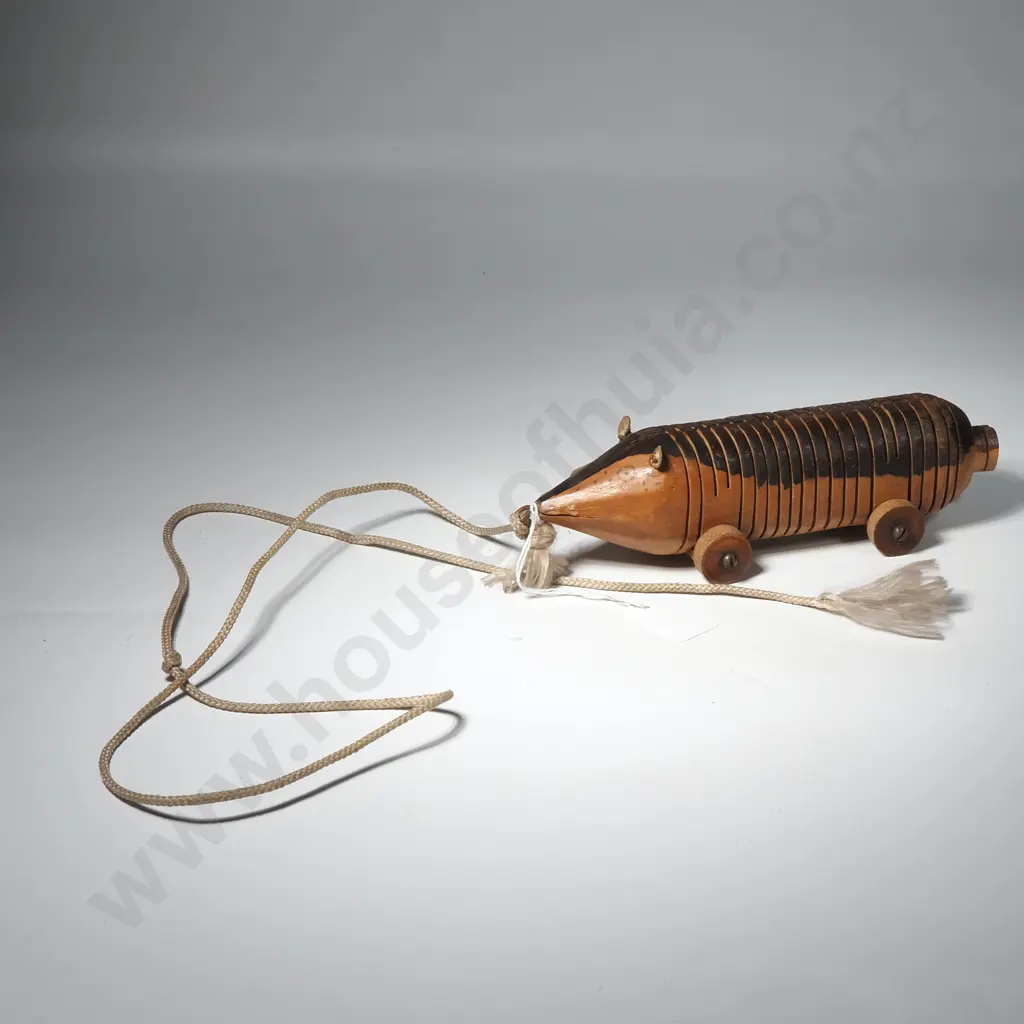 Wooden Pull-a-long Armadillo Image 1++