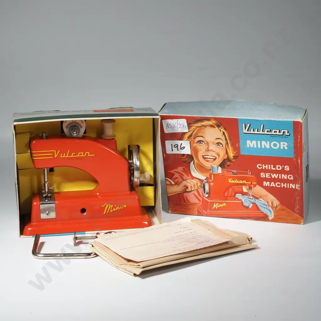Vulcan - Minor Child's Sewing Machine w Original Box Image 1++