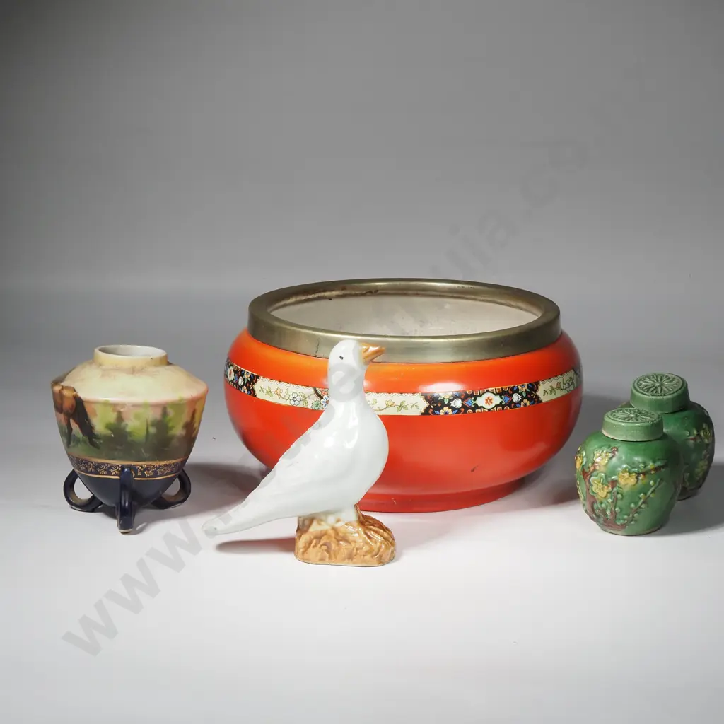 Assorted Vintage Pottery & Porcelain Items Image 1++