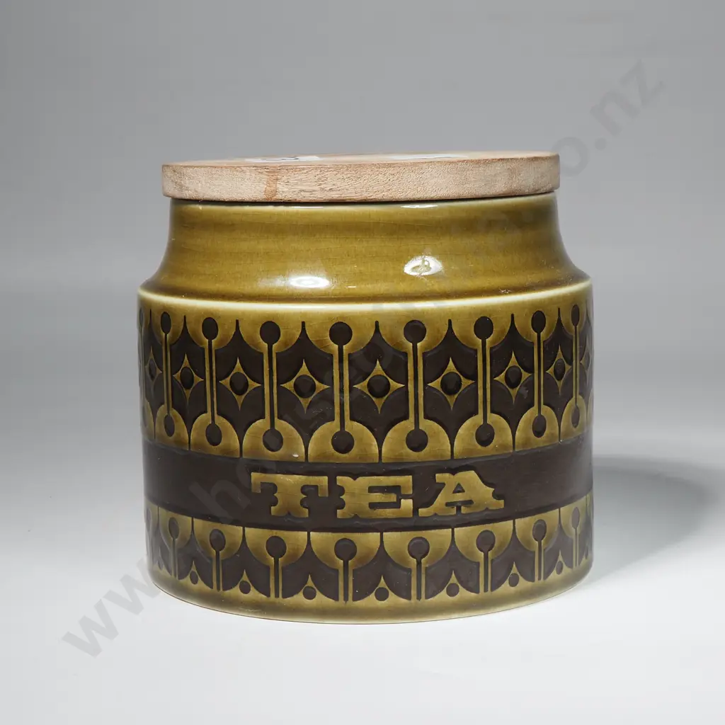 Hornsea Lidded Jar in Green w a Wooden Lid Image 1++
