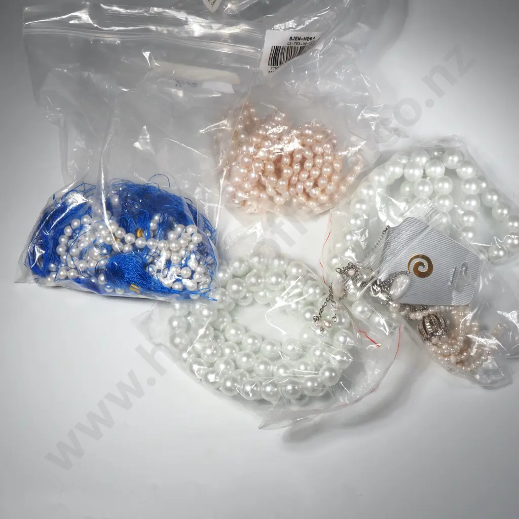 Quantity of Large Faux Pearl Beads (Strung) Image 1++