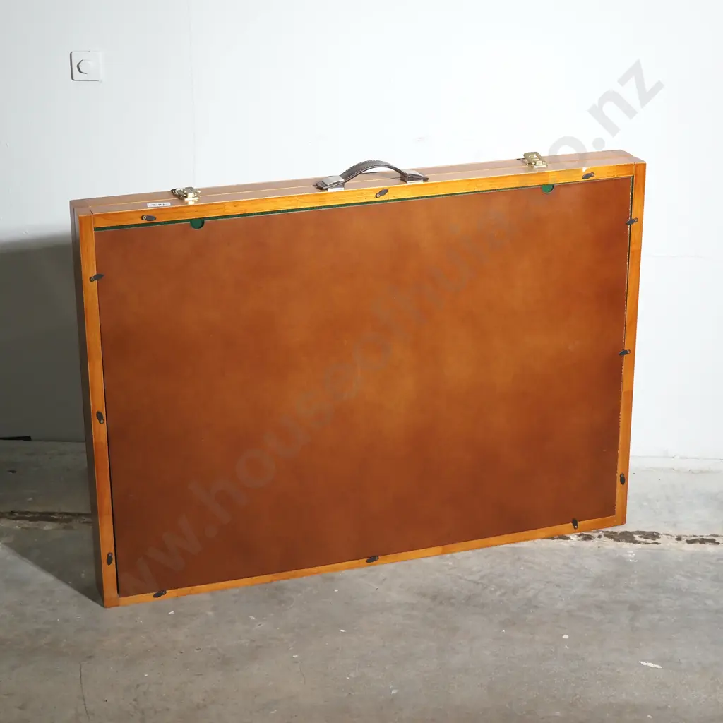 Portabale Wooden Tabletop Box Easel Folding Into A Compact Case For Easy Transport  Image 1++