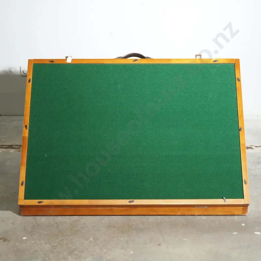 Portabale Wooden Tabletop Box Easel Folding Into A Compact Case For Easy Transport  Image 1++