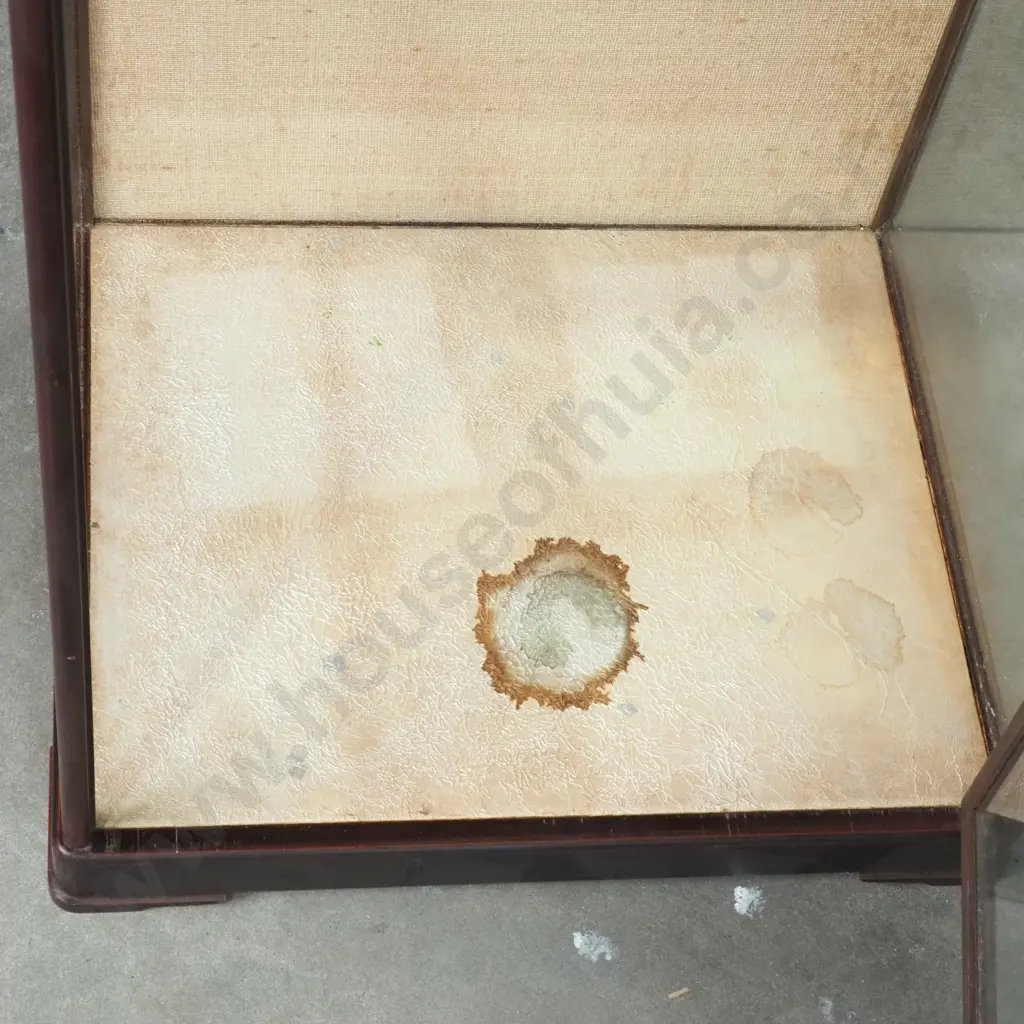Quality Timber & Glass Display Case w Lined Interior.  Image 1++
