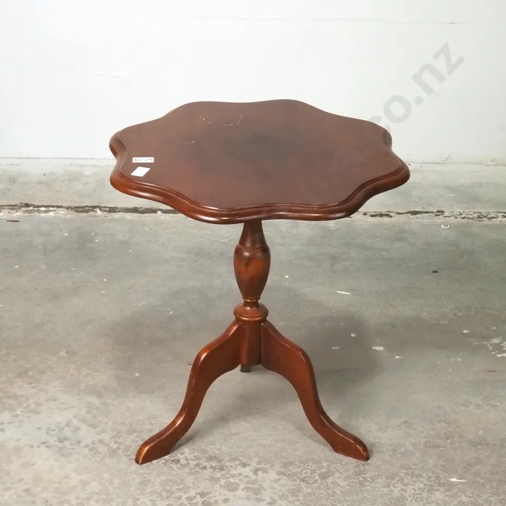 Small Mahogany Occasional Table on a Tripod Base & Scalloped Edge Image 1++