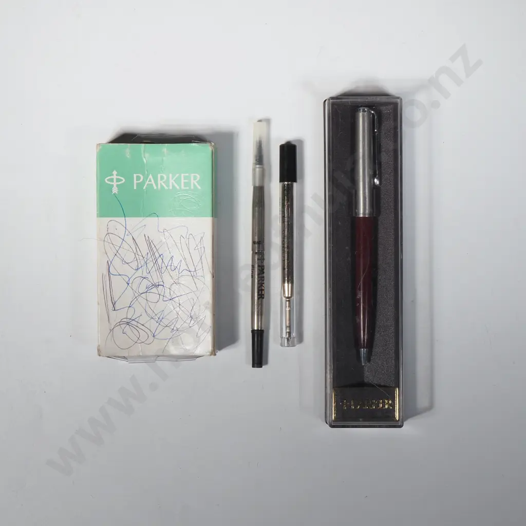 Parker Ball Point Pen & Cartridges Image 1++