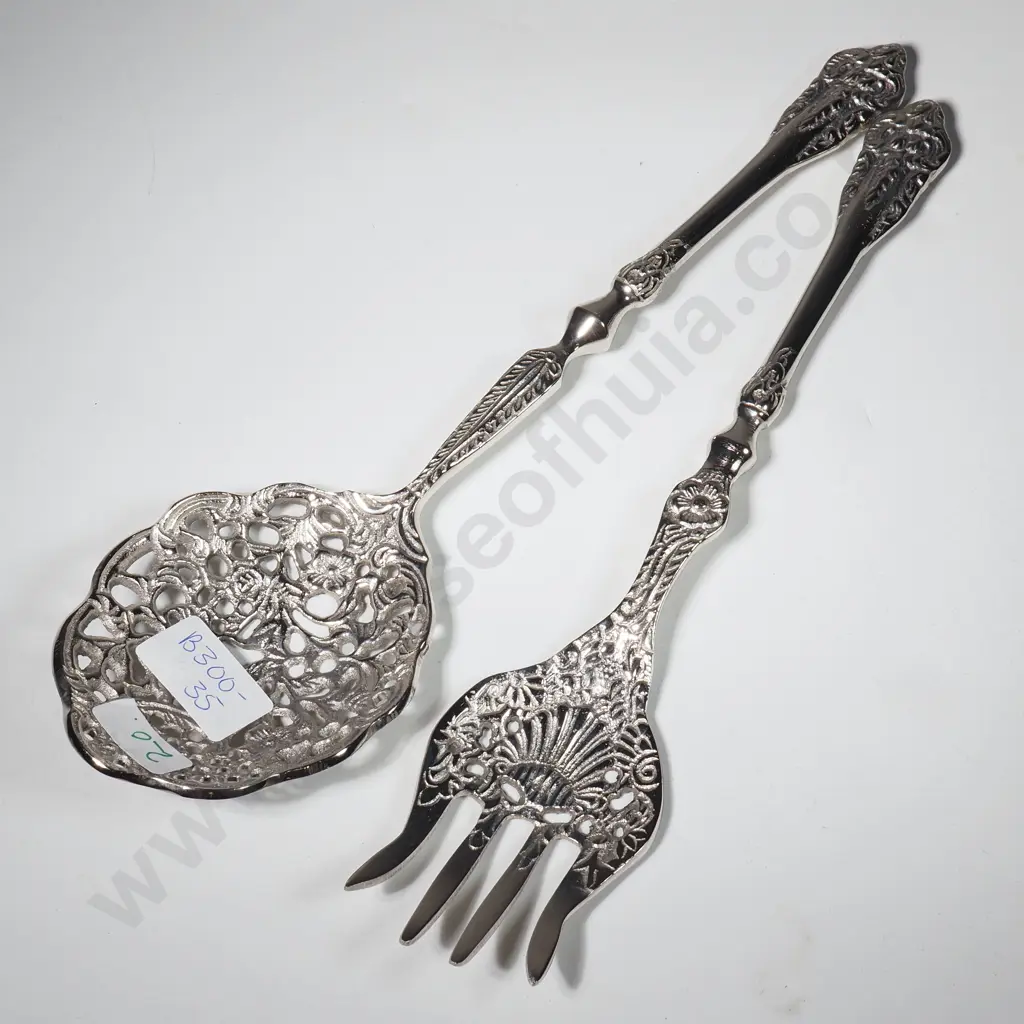 Set of Salad Servers Image 1++