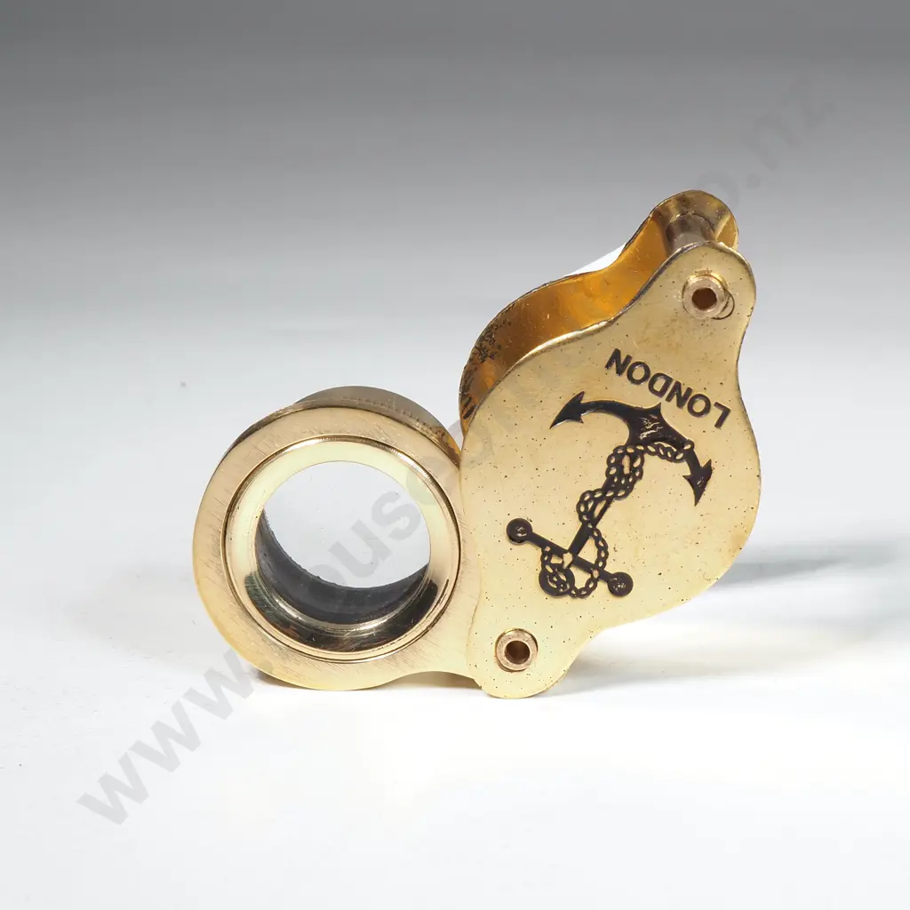 Foldable Magnifying Glass Image 1++