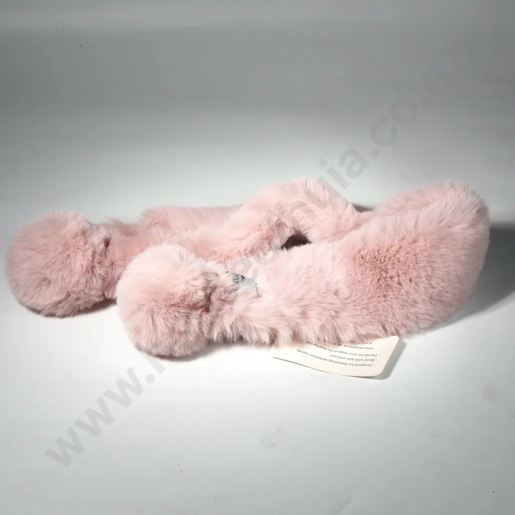 Maleny Fox - Faux Fur Pink Scarf Image 1++
