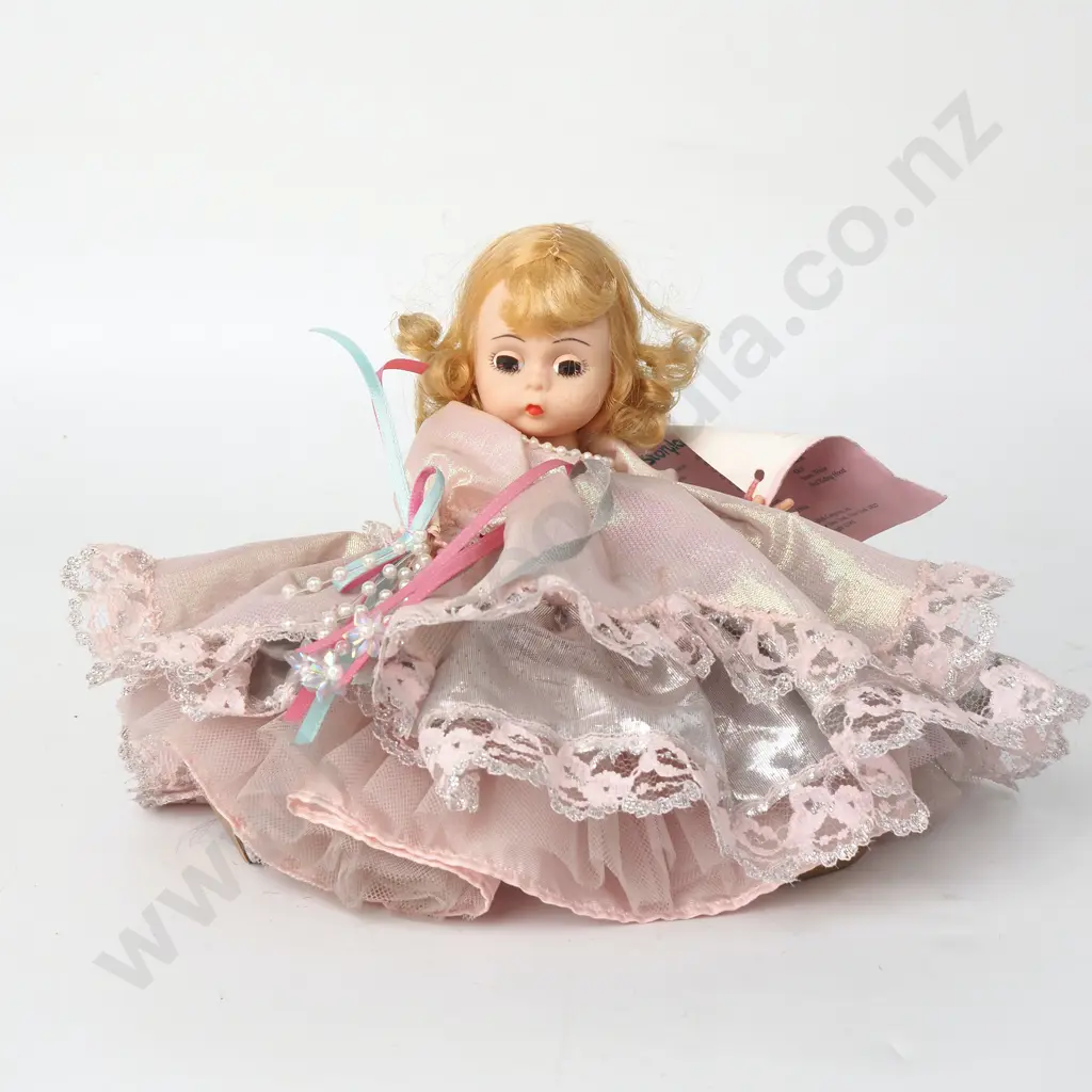 Madam Alexander Storyland Collection- Glinda The Good Witch of the North Image 1++