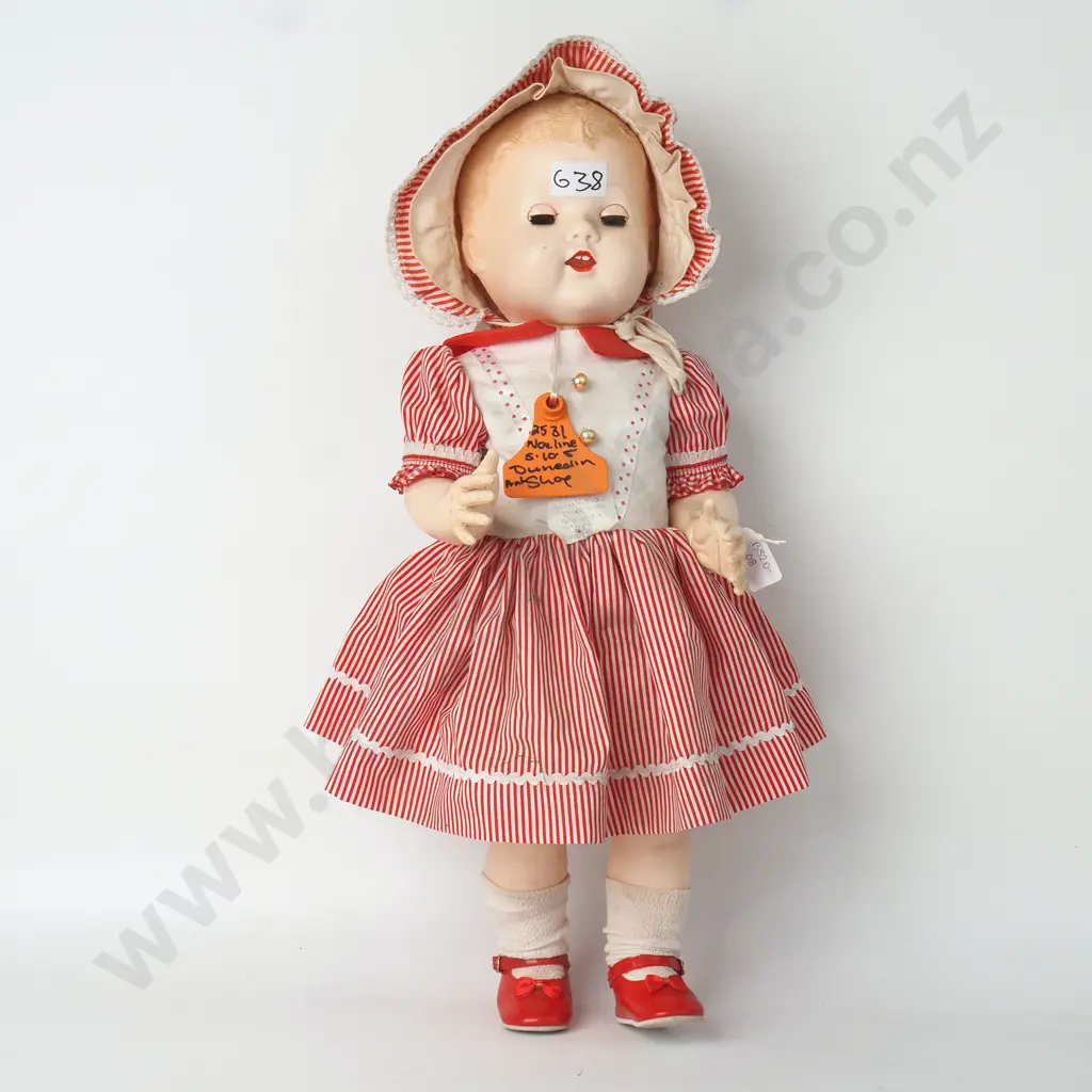 Noeline Walkie Talkie Doll. Image 1++