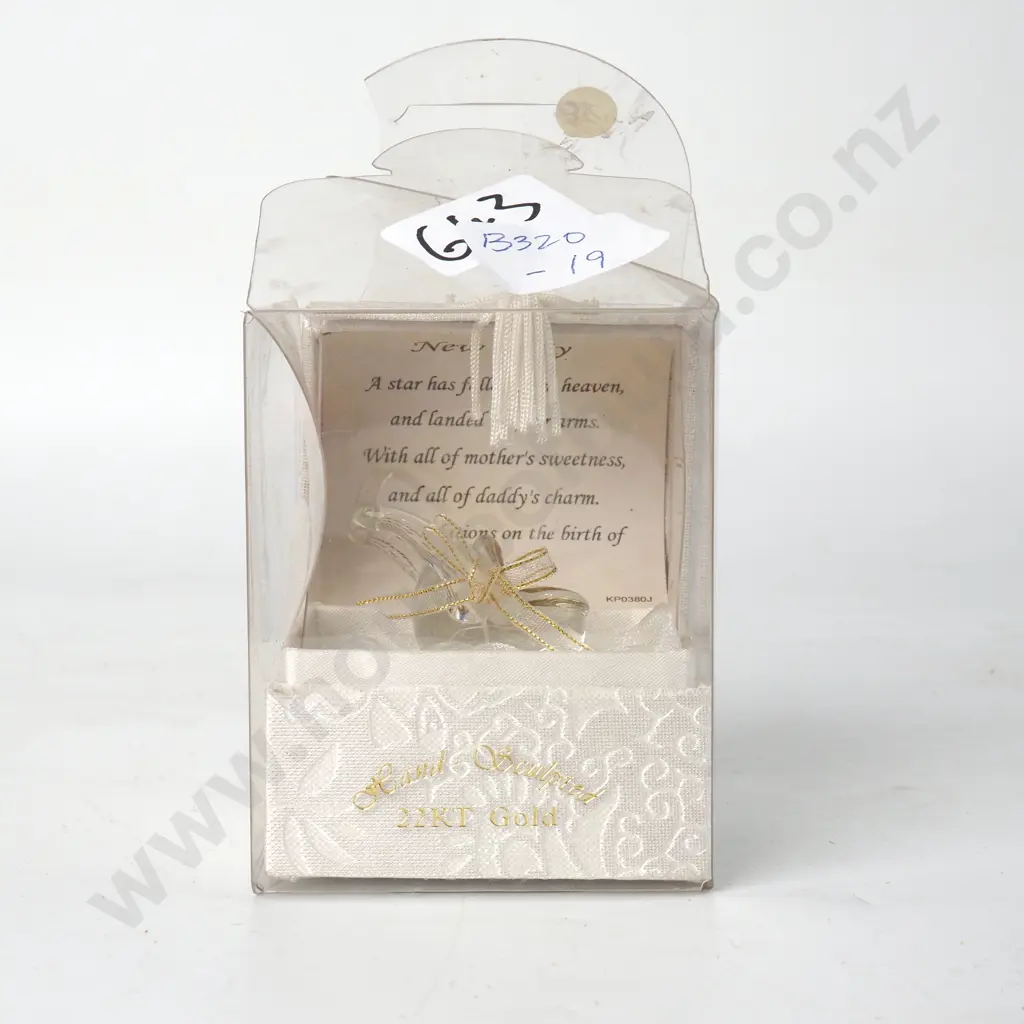 New Baby Handblown Glass pram in Satin Box- 22ct Gold Image 1++