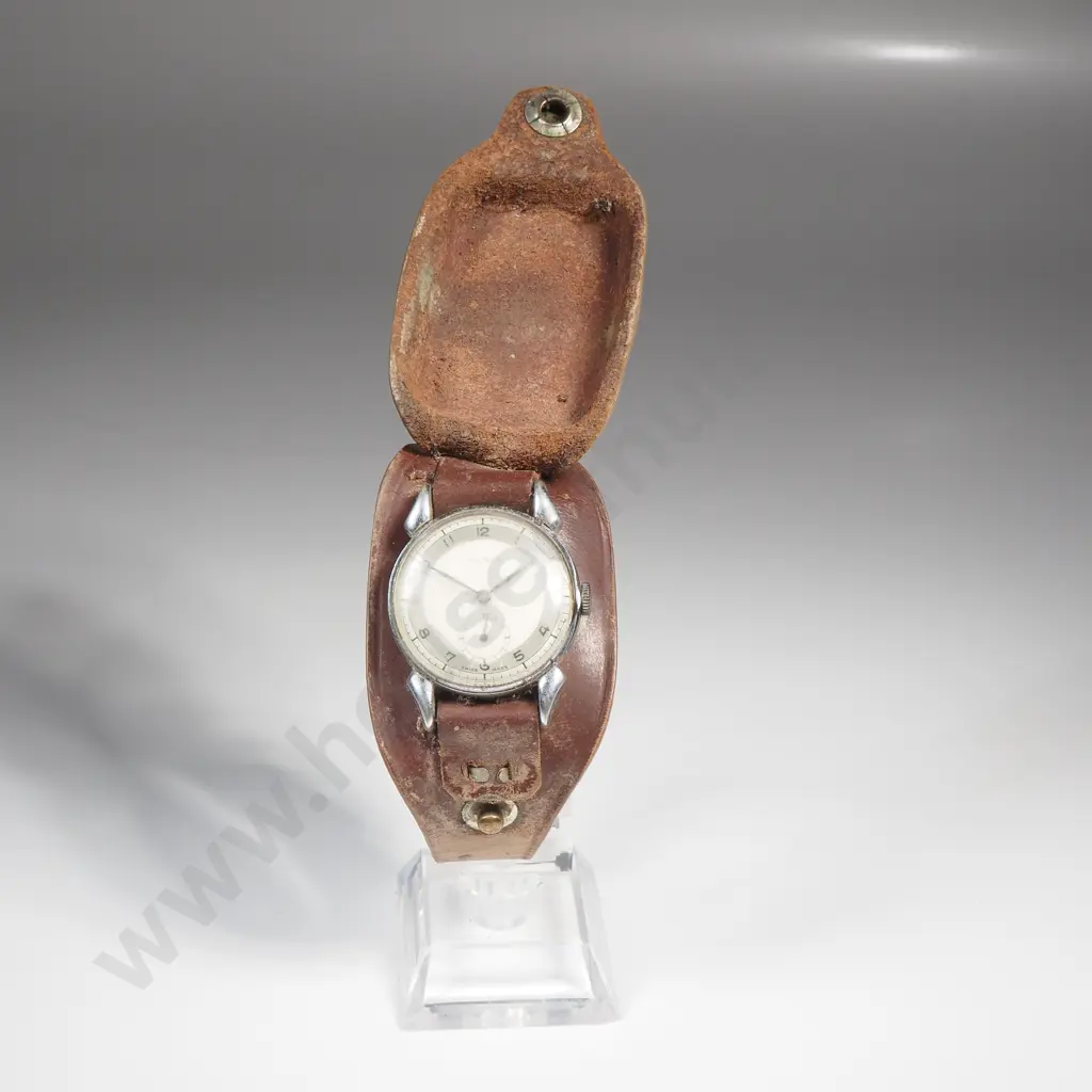 Vintage Henia Gents Wrist Watch & Protective Leather Case AF Image 1++