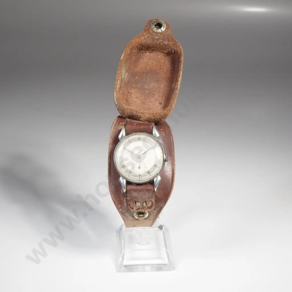 Vintage Henia Gents Wrist Watch & Protective Leather Case AF Image 1++