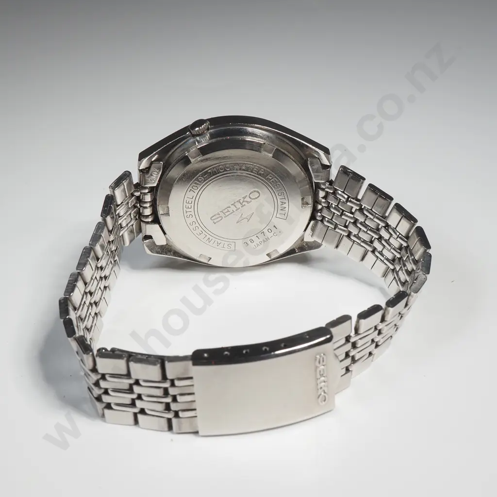 Vintage Seiko 5 Automatic Wristwatch Image 1++