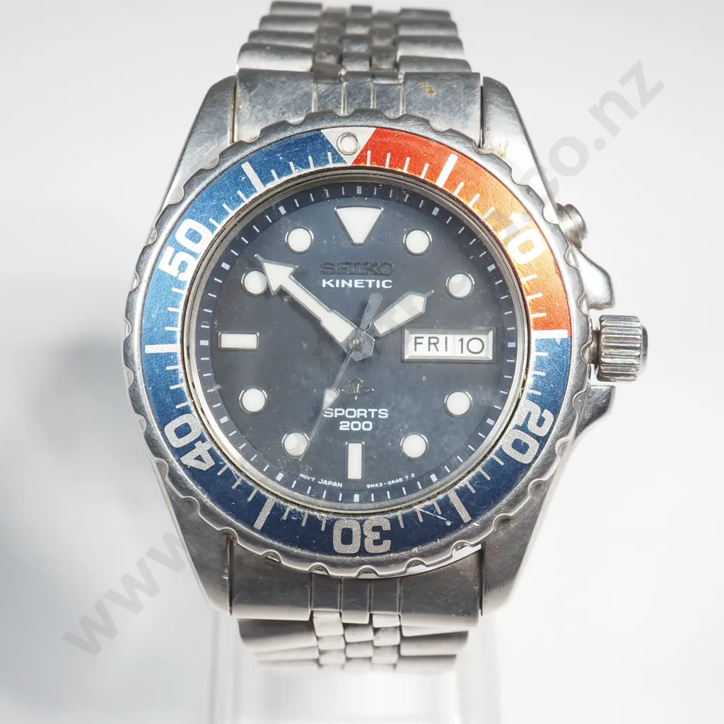 Seiko Gents Kinetic Sports Wristwatch Image 1++