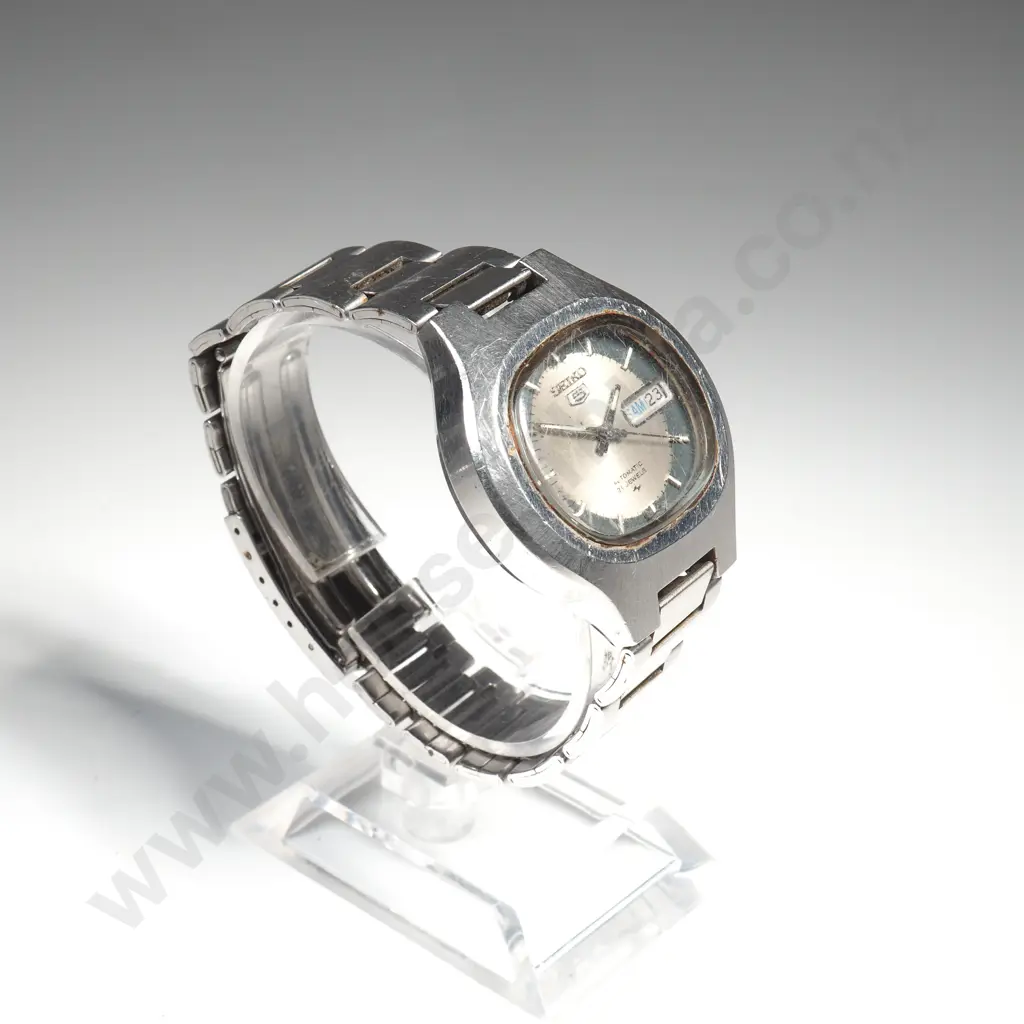 Vintage Seiko 5 Automatic Gents Wrist Watch Image 1++