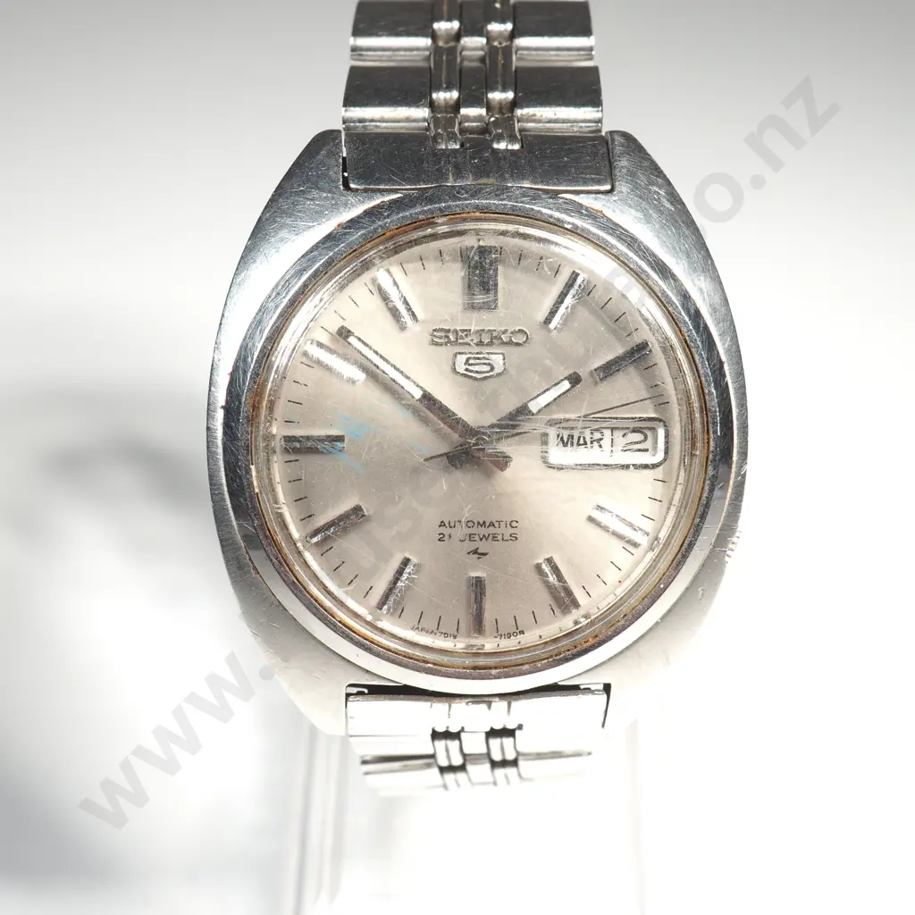 Vintage Seiko 5 Gents Wrist Watch Image 1++
