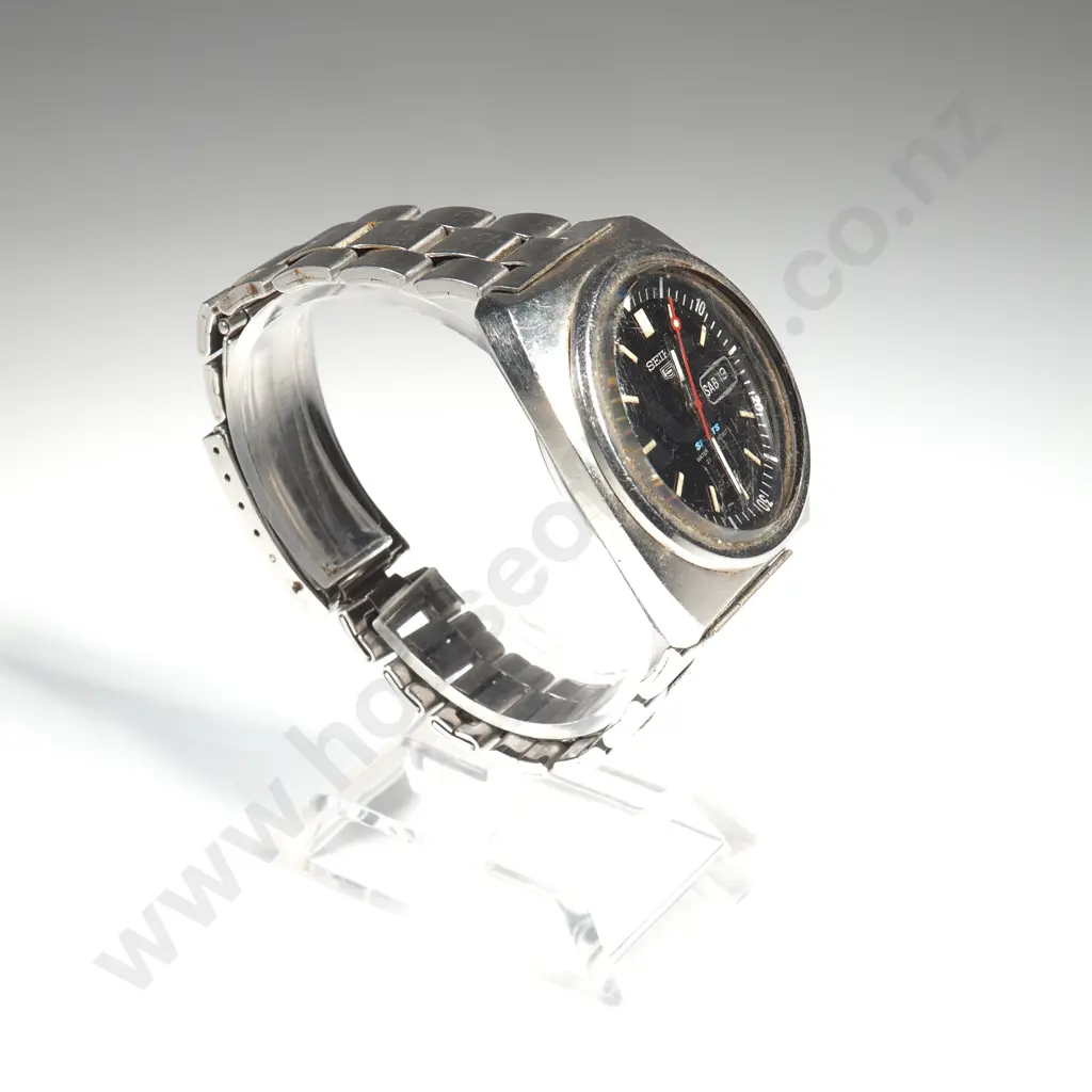 Vintage Seiko 5 Sports Automatic Gents Wrist Watch Image 1++