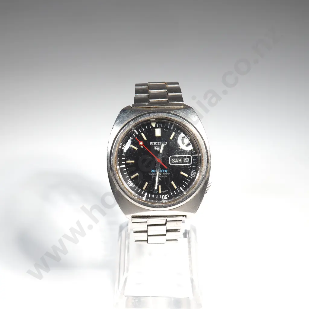 Vintage Seiko 5 Sports Automatic Gents Wrist Watch Image 1++