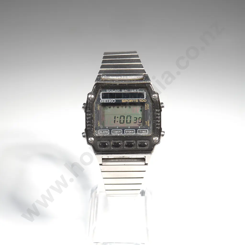 Vintage Seiko Sports 100 Solar Battery Wristwatch Image 1++