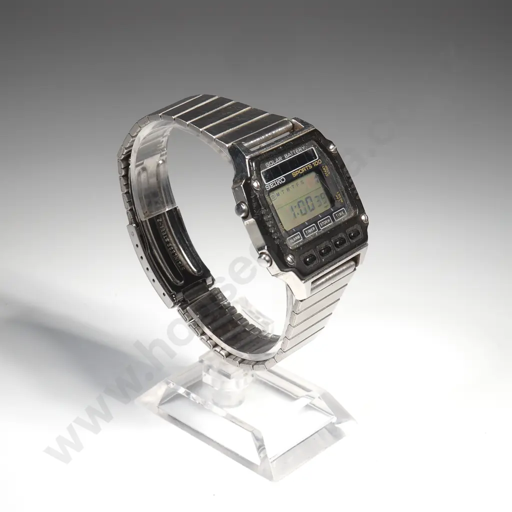 Vintage Seiko Sports 100 Solar Battery Wristwatch Image 1++