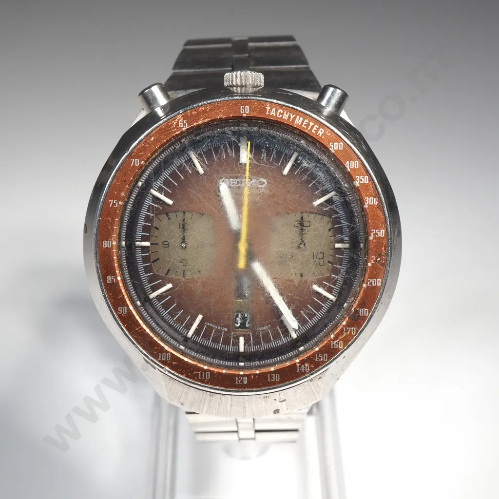 Vintage Seiko Chronograph Wristwatch Image 1++