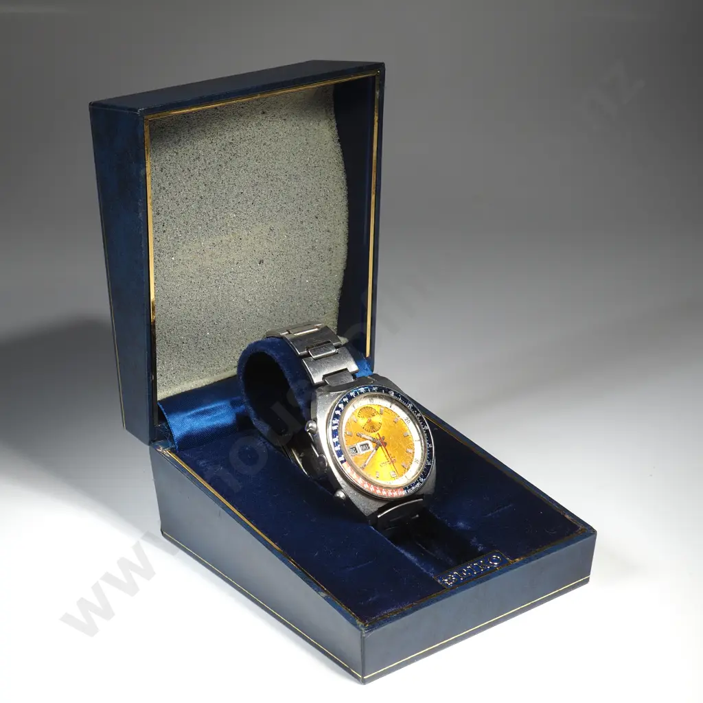 Vintage Seiko Automatic Chronograph Wristwatch w Box & Papers Image 1++