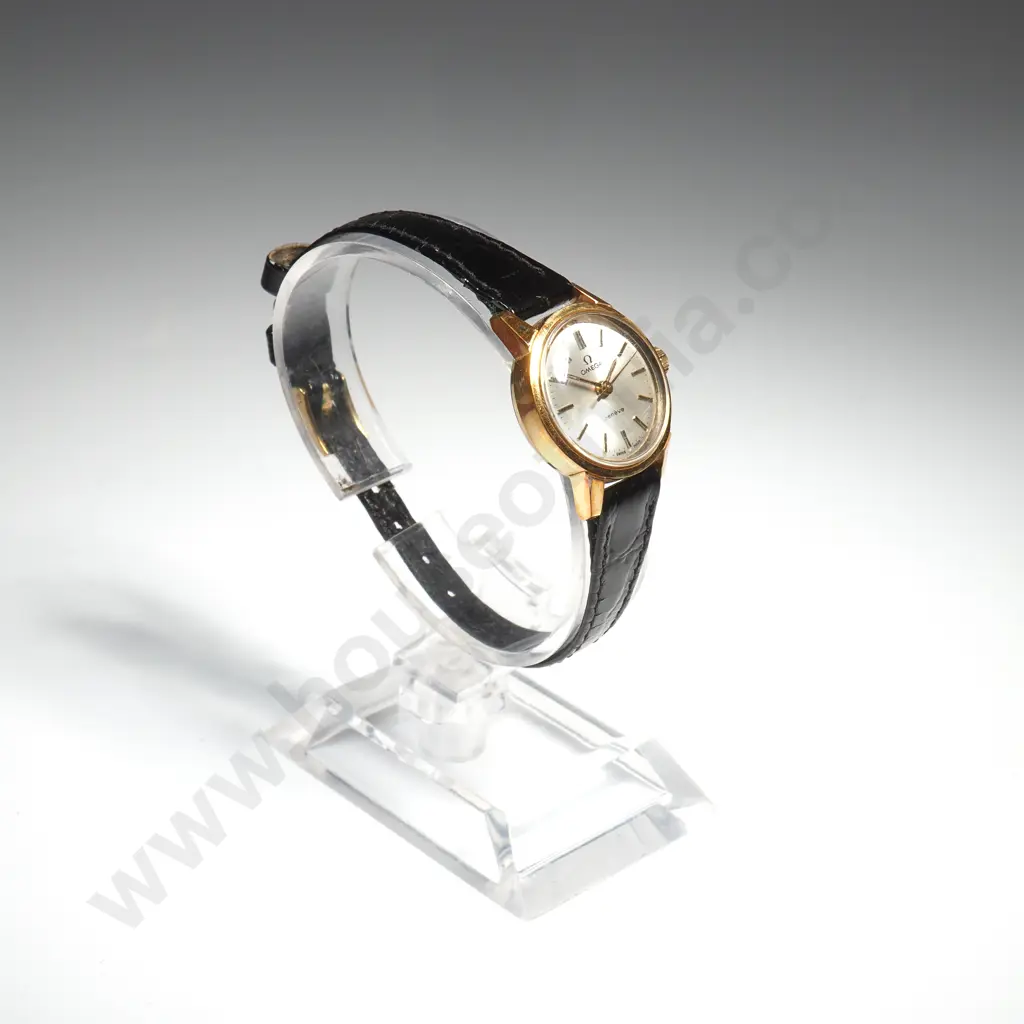 Vintage Omega Ladies Wrist Watch In Original Case AF Image 1++
