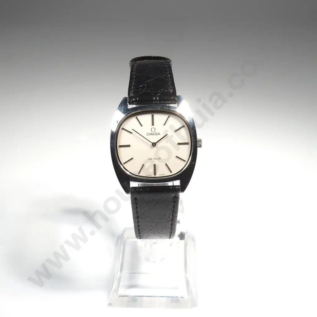 Vintage Omega Gents Wrist Watch In Original Case AF Image 1++