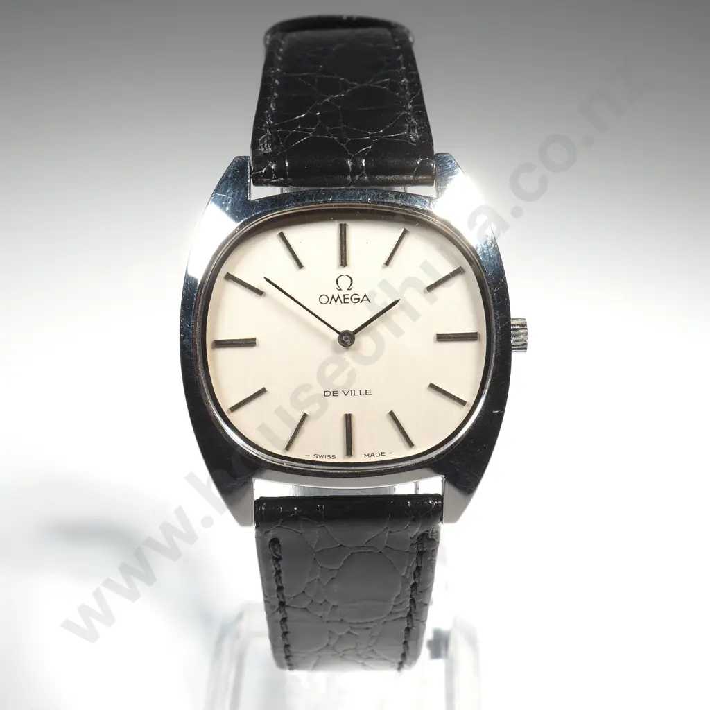 Vintage Omega Gents Wrist Watch In Original Case AF Image 1++
